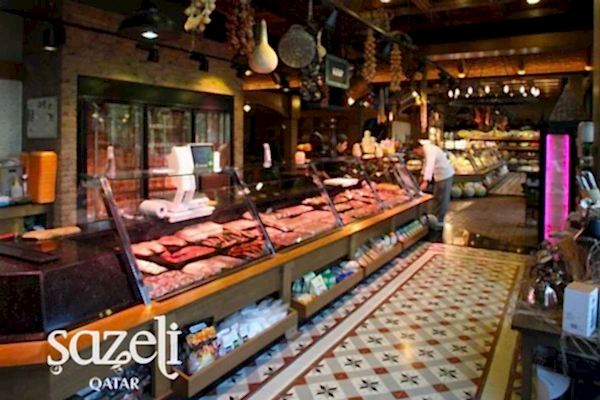 <p>
	Şazeli Qatar</p>
