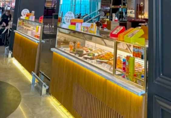 Pierre Herme İstanbul Havalimanı Çikolata Dolabı