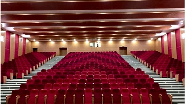 AFRİKA FİLDİŞİ SAHİLLERİ SAN PEDRO ÜNİVERSİTESİ KONFERANS SALONU