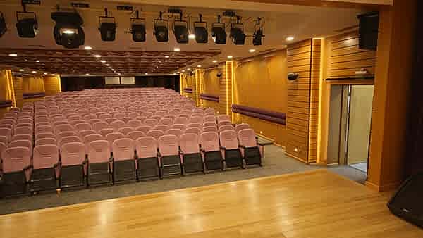 ANTALYA DOĞA KOLEJİ KONFERANS SALONU