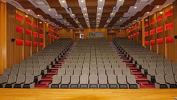 BAHÇELİEVLER DOĞA KOLEJİ KONFERANS SALONU