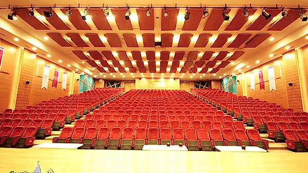 ESENYURT VİZYON KOLEJİ KONFERANS SALONU