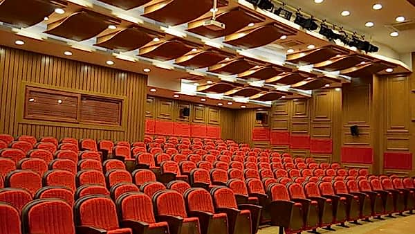 İSTANBUL BAĞCILAR MAHMUTBEY 32 DERSLİKLİ LİSE KONFERANS SALONU