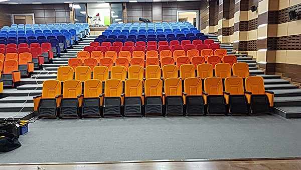 İZMİT YAHYAKAPTAN DOĞA KOLEJİ KONFERANS SALONU KOLTUKLARI